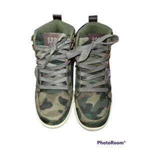 Coogi Men’s High Top Leather Camo Sneakers, Size 7